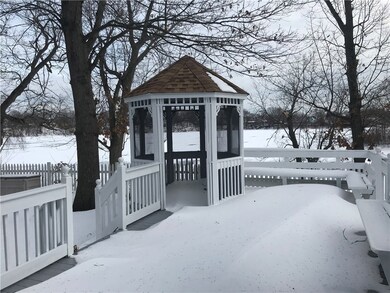 146 Lakeview Dr, Providence, RI 02910 - photo 7