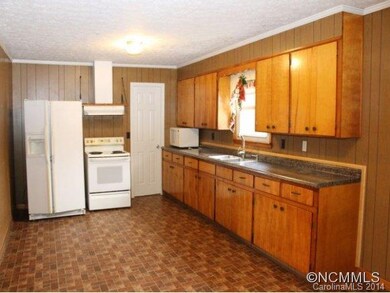 17 Ridgewood Acres Dr unit 2, Hendersonville, NC 28792 - photo 4