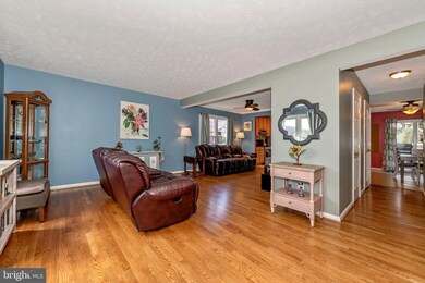 8120 Arrowhead Ct, Frederick, MD 21702 - photo 5