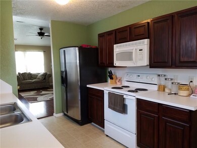 9217 Snowberry Dr, Oklahoma City, OK 73165 - photo 5