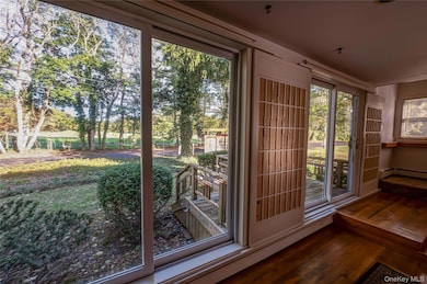 424 Evergreen Ave, Hauppauge, NY 11788 - photo 6