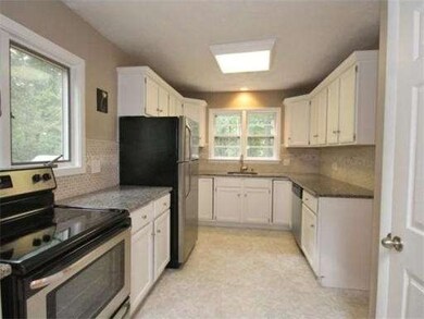 11 Amherst Rd, Hopkinton, MA 01748 - photo 7