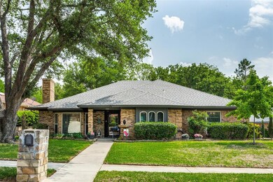 320 Warbler Dr, Bedford, TX 76021 - photo 2