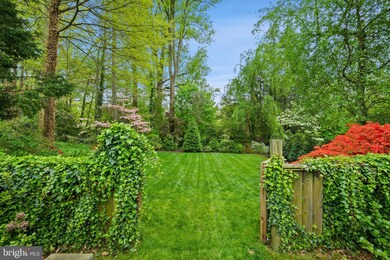 6445 Walters Woods Dr, Falls Church, VA 22044 - photo 4