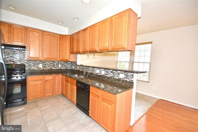 12065 Kemps Landing Cir, Manassas, VA 20109 - photo 4