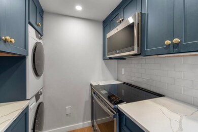 239 Washington St unit 3, Marblehead, MA 01945 - photo 3