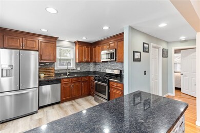 46 Lindesta Rd, Pawtucket, RI 02861 - photo 6