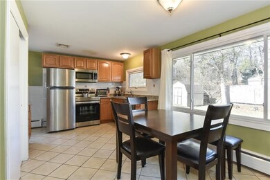 75 Flagg Ave, Warwick, RI 02886 - photo 5