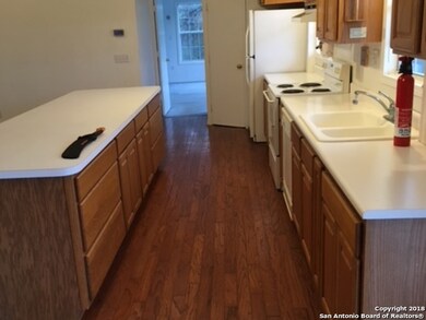 19936 Scenic Loop Rd, Helotes, TX 78023 - photo 6