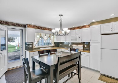 341 Perry St, Schenectady, NY 12306 - photo 5