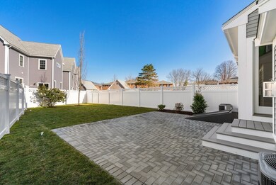 123 Farwell St unit 123, Newton, MA 02460 - photo 3