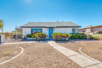 2831 W Roadrunner Road