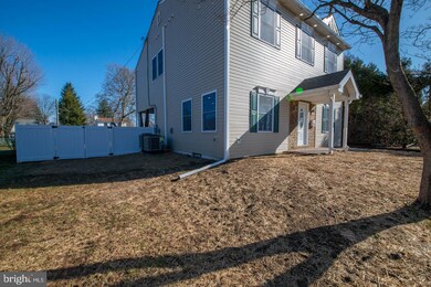 725 Pennsylvania Ave, Southampton, PA 18966 - photo 2