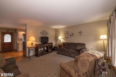 5489 Brobeck St, Flint, MI 48532 - photo 5