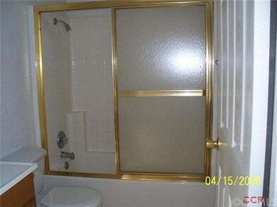 Studio bathroom in 2008