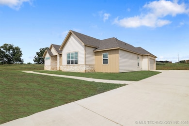 211 Vaughn Ln, Calera, OK 74730 - photo 2