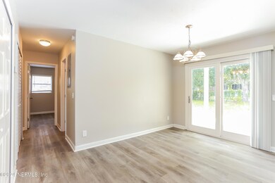5826 Buckley Dr, Jacksonville, FL 32244 - photo 5