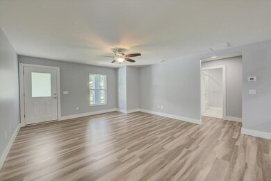 912 Nichalson St, Clearwater, FL 33755 - photo 4