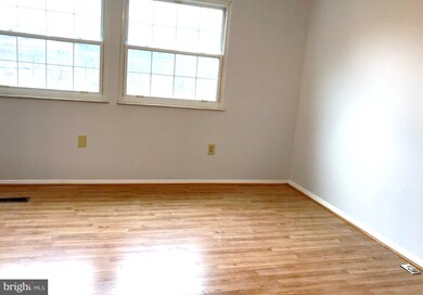 19534 Twinflower Cir, Germantown, MD 20876 - photo 7