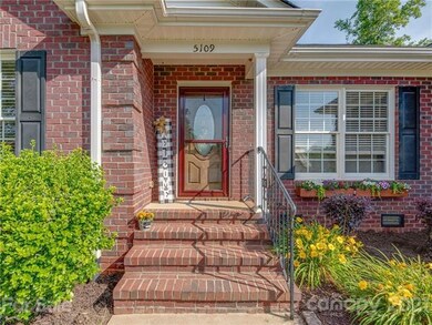 5109 Thornhill Dr, Gastonia, NC 28052 - photo 6