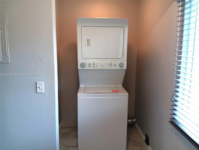 2800 Georgia Ave unit 14, West Palm Beach, FL 33405 - photo 5