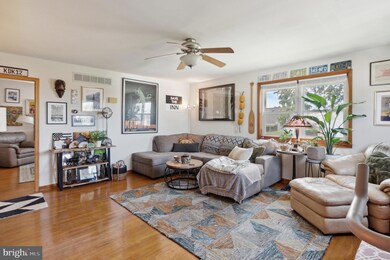 355 W 6th St unit 2, Lansdale, PA 19446 - photo 3