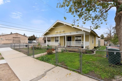 1330 M St, Bakersfield, CA 93301 - photo 3