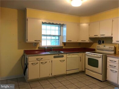 408 Crest Rd, Wilmington, DE 19803 - photo 3