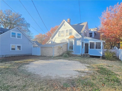 230 W 4th Ave, Garnett, KS 66032 - photo 3