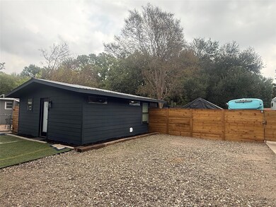 5903 Nancy Dr unit D, Austin, TX 78745 - photo 3