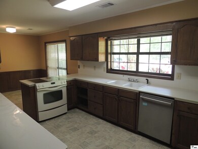 654 Slocum Rd, Calhoun, LA 71225 - photo 5