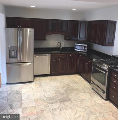 6817 Market Square Dr, McLean, VA 22101 - photo 7