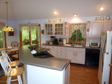 210 Little Pond Cir, Pocono Pines, PA 18350 - photo 5