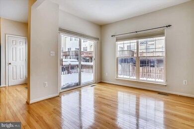 5302 Scottswood Ct, Alexandria, VA 22315 - photo 6