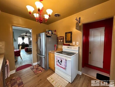 305 E 4th St, Winnemucca, NV 89445 - photo 4