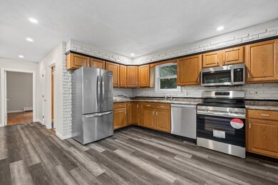 18 Stuart St, Oxford, MA 01540 - photo 5