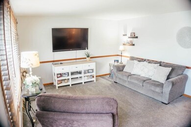 250 Walnut Ln, Crown Point, IN 46307 - photo 4