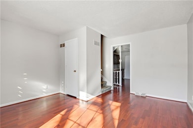 1610 E Elm Terrace, Olathe, KS 66062 - photo 4