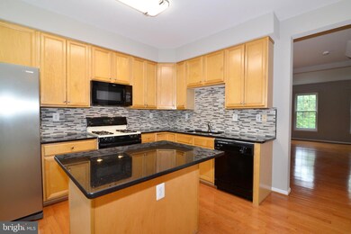 2516 Isham Randolph Dr, Herndon, VA 20171 - photo 2