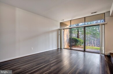 1671 Parkcrest Cir unit 101, Reston, VA 20190 - photo 5