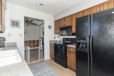 918 N 700 W, Greenfield, IN 46140 - photo 6