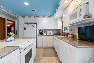 2025 Orrie Ln, Green Bay, WI 54304 - photo 7