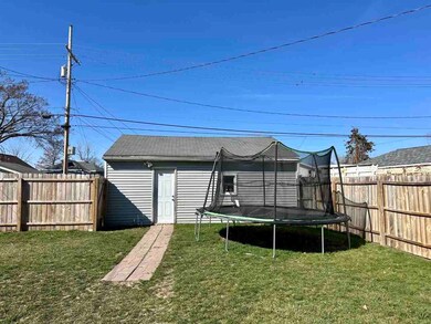 1606 K St SW, Cedar Rapids, IA 52404 - photo 7