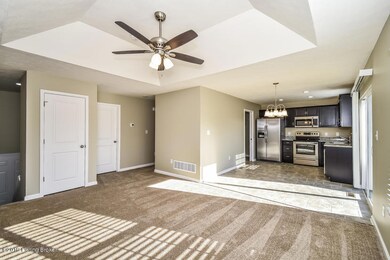 10615 Evanwood Dr, Louisville, KY 40228 - photo 3