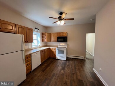 231 E Main St unit 1ST FLOOR, Lansdale, PA 19446 - photo 2