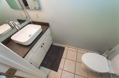 06 Downstairs powder room 1