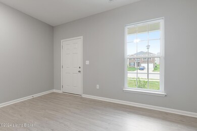 8432 Gateway Run Rd-6