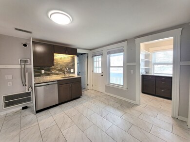 21 Cross St unit 2R, South Grafton, MA 01560 - photo 4