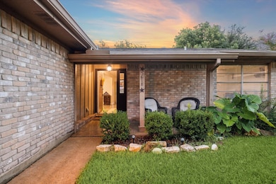 Charming and functional, this beautifully maintain