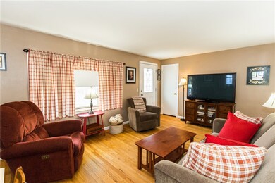 62 Hanover St, Warwick, RI 02886 - photo 4